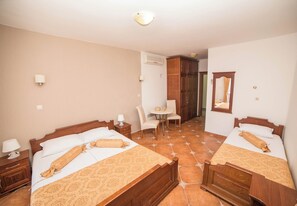 Triple Room, Balcony, Sea View - Hotel Fiammanti (Đenovići)