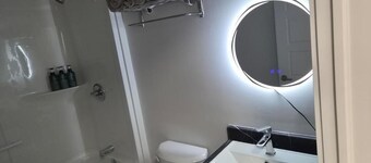 Quiet Haven - One-bedroom Suite