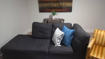 Apartment, 1 Bedroom | Living room