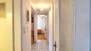 Interior - Pomegranate Port House: Authentic Ermioni Escape (Ερμιόνη)