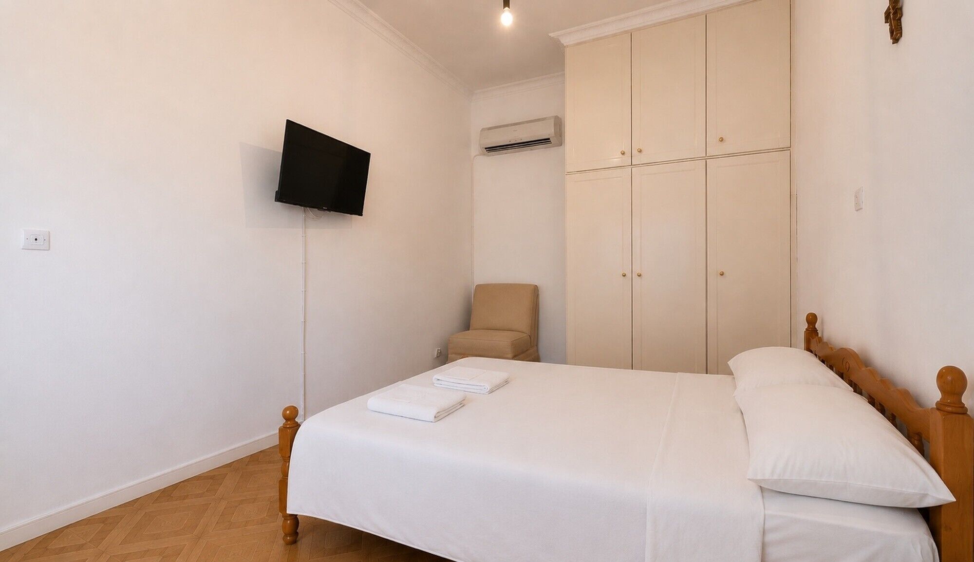 1 bedroom, iron/ironing board, bed sheets