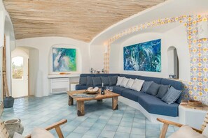 Fireplace - Elite Collection Pearl Villa - Luxury Private Spa (PORTO ROTONDO)