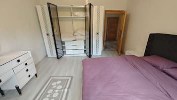 Appartement Familial, balcon, vue jardin | Décoration personnalisée, ameublement personnalisé