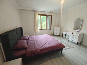 Room - Hayrat apart (hayrat)