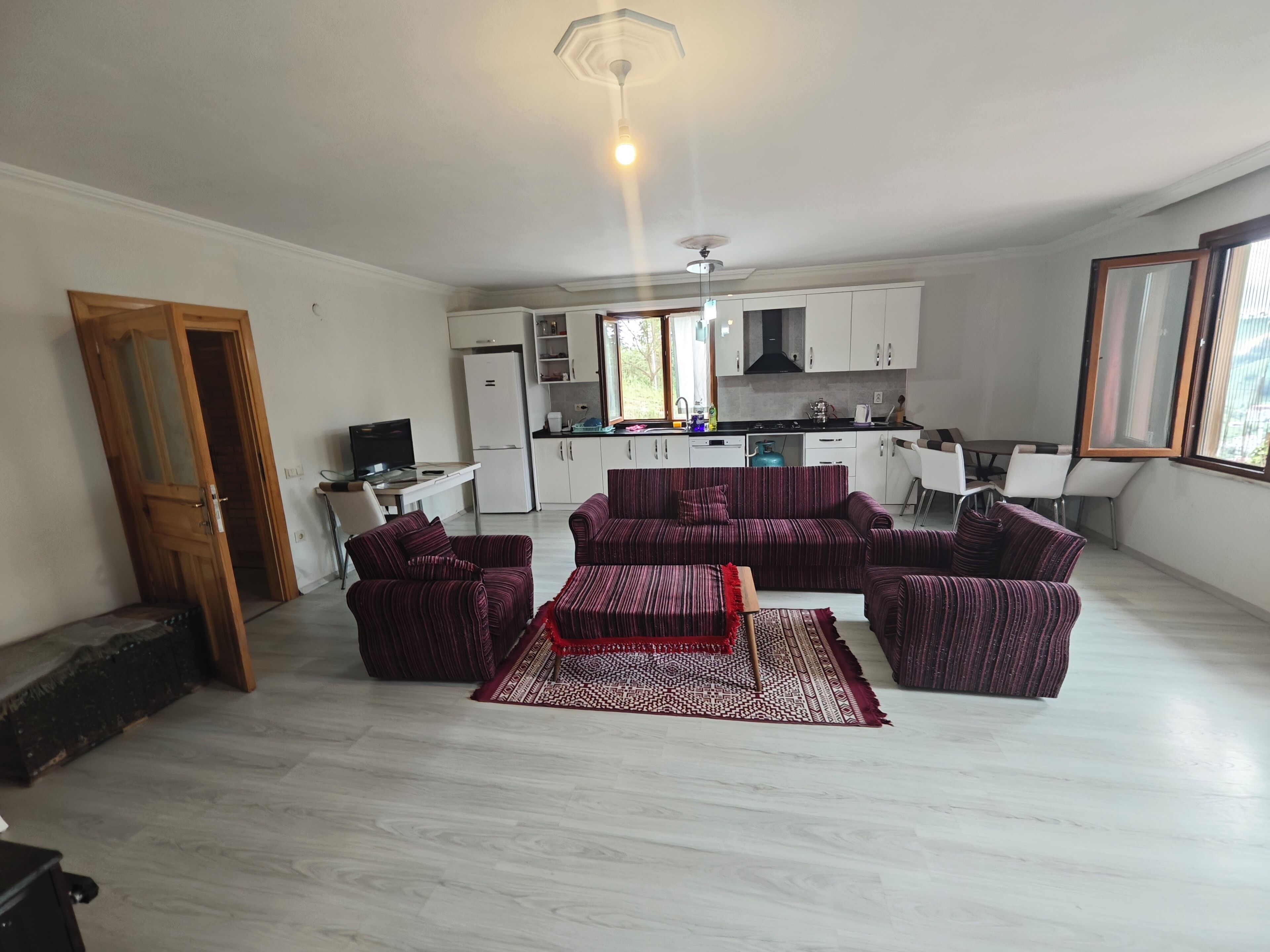Appartement Familial, balcon, vue jardin | Coin séjour