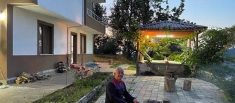 Hayrat apart