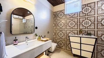Vila | Kamar mandi | Perlengkapan mandi gratis, handuk, sabun, dan sampo
