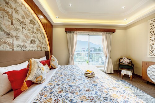 ELIVAAS Heaven in Hills Mountara 3BHK 