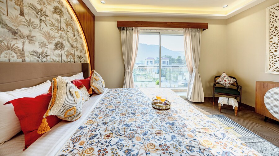 ELIVAAS Heaven in Hills Mountara 3BHK