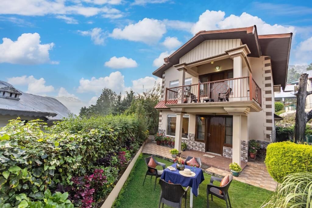 Standard Villa, Balcony, Garden View | Outdoor dining