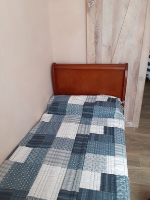 Iron/ironing board - Air-conditioned fisherman's cottage. Seaside (Saint-Cyprien)
