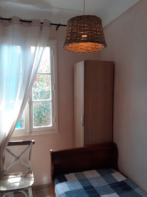 Interior - Air-conditioned fisherman's cottage. Seaside (Saint-Cyprien)