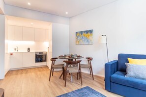 Superior Apartment | Interior - Rosário 244 by LovelyStay (Porto)
