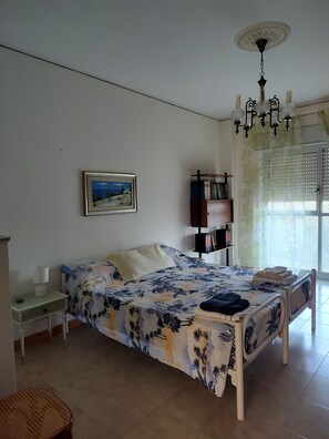2 habitaciones, tabla de planchar con plancha y wifi gratis 