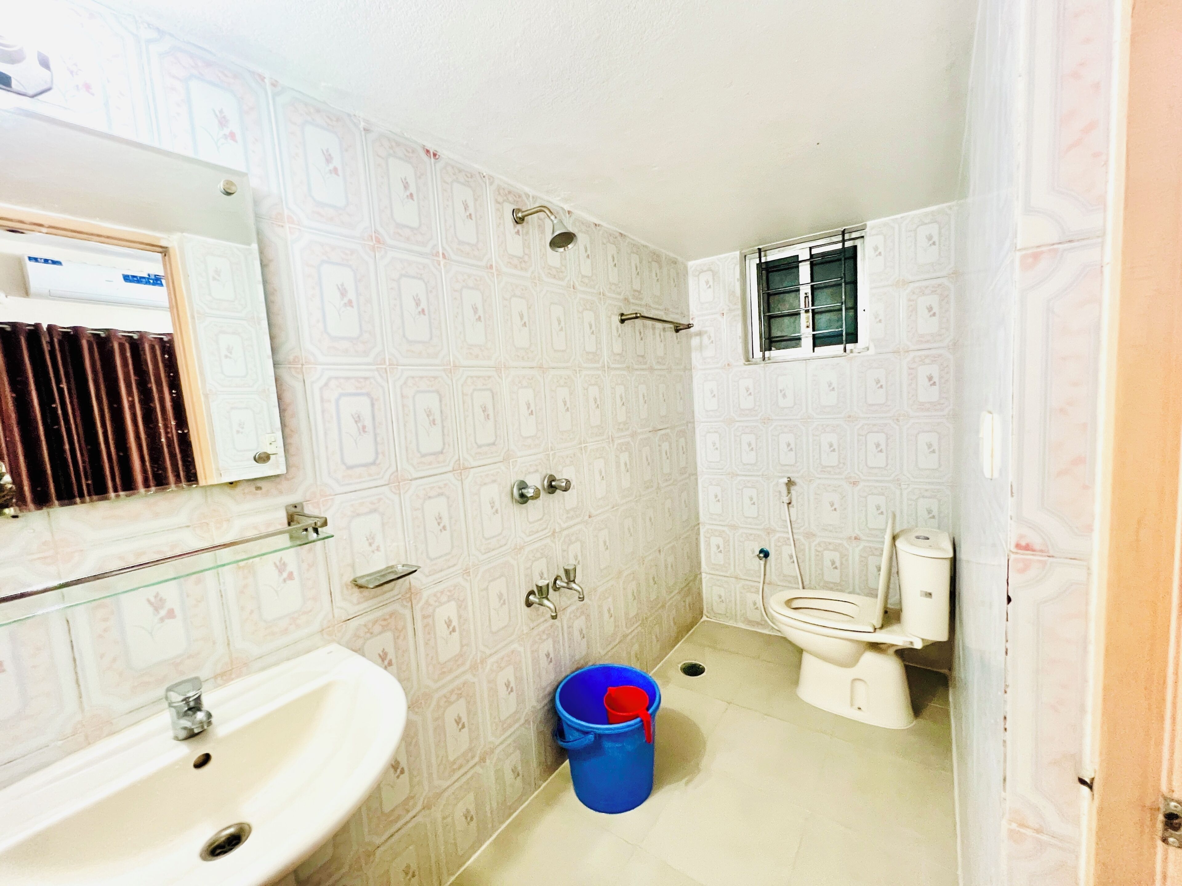 Towels, soap, toilet paper