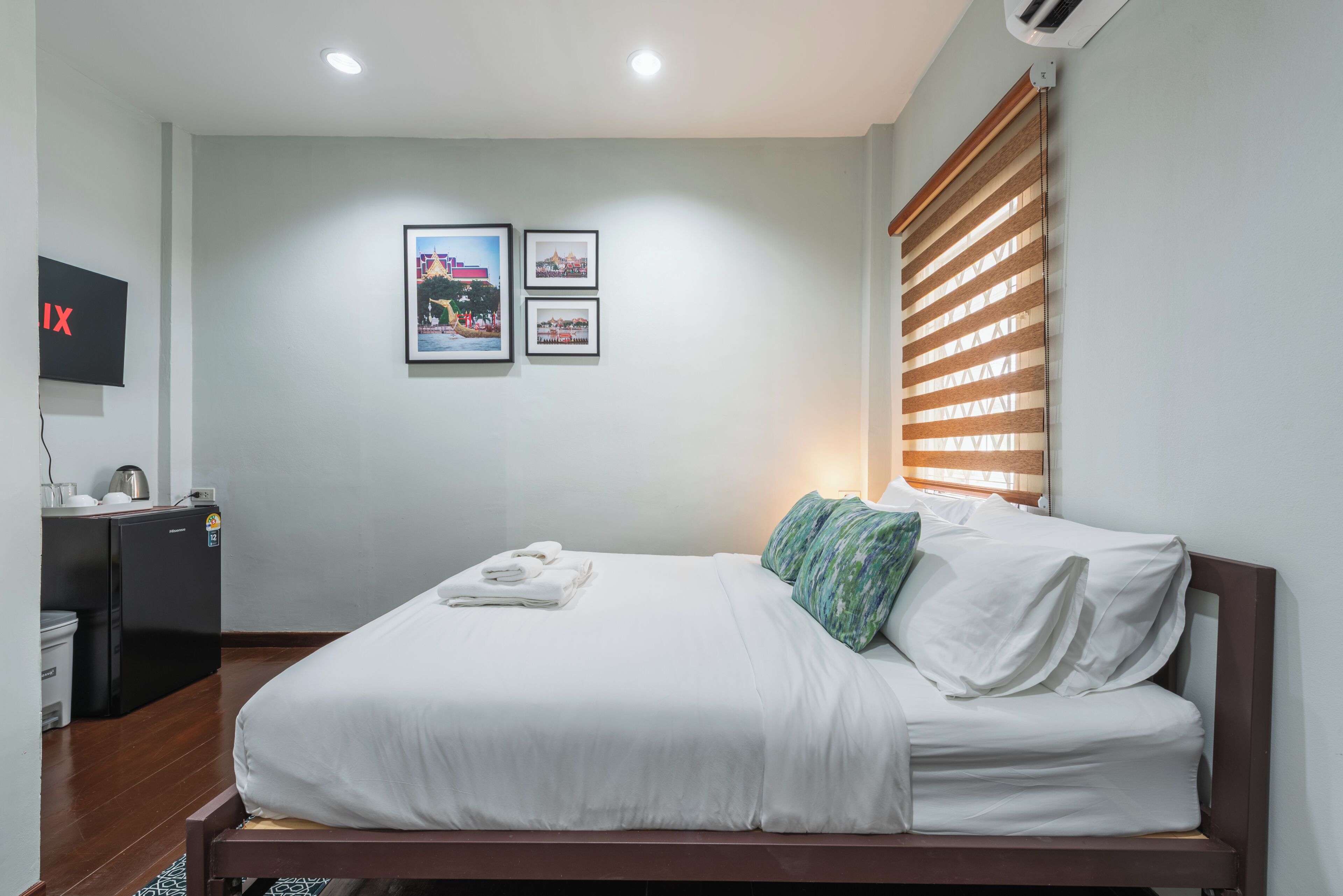 Superior Room, 1 Queen Bed, Non Smoking, City View