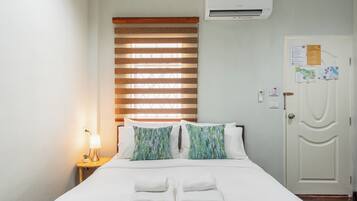 Superior Room, 1 Queen Bed, Non Smoking, City View