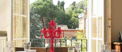 تناول الطعام