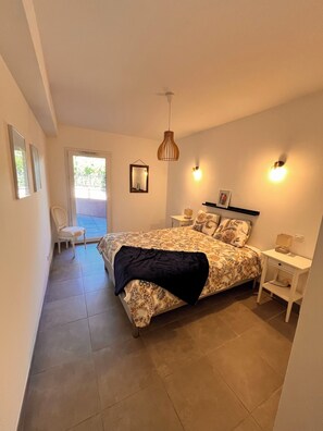 Iron/ironing board, WiFi, bed sheets - Apartment Cavalaire center near beaches 75 m2 garden floor beautiful terrace (Cavalaire-sur-Mer)