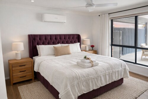 Bayside Family & Pet Friendly Retreat with Pool & Playroom