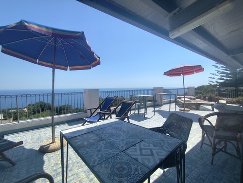 Casa Pesce, Beautiful cozy and traditional family home.