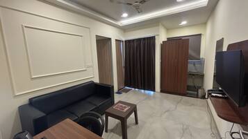 Deluxe Apartment | Living area