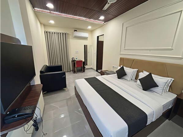 Room - Hotel Madhav and Restaurant (Indore)