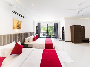 Deluxe fyrbäddsrum - balkong - utsikt mot trädgården