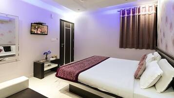 Free WiFi, bed sheets