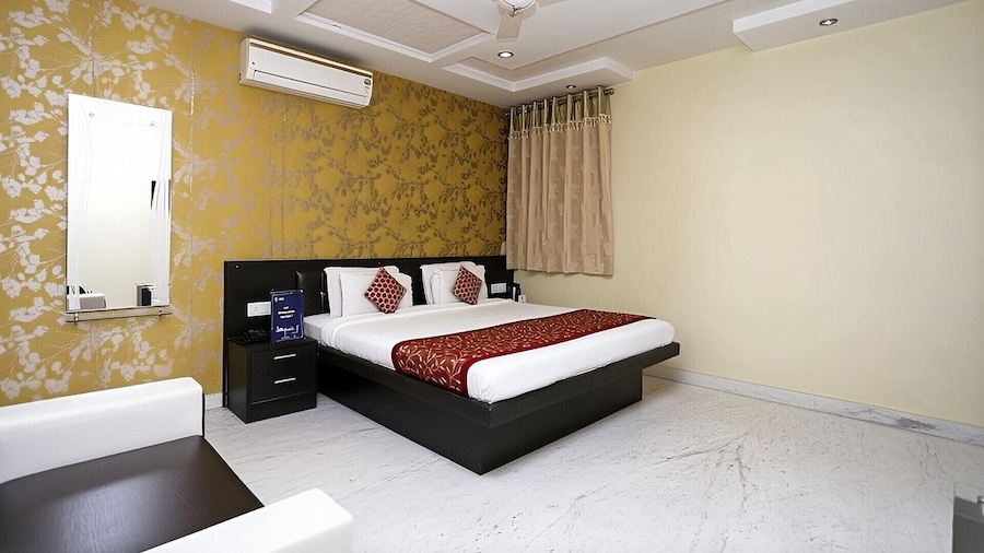 Hotel The Tezo Residency