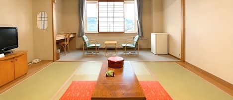 Chambre quadruple de style japonais | Bureau, accĂšs au Wi-Fi (inclus), literie fournie