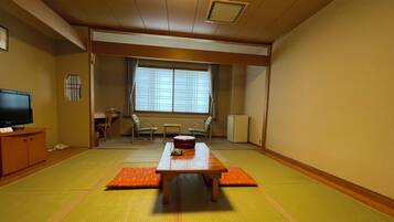 Basic Quadruple Room | Interior