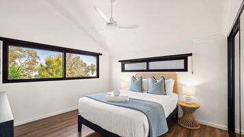 3 bedrooms, iron/ironing board, travel cot, free WiFi