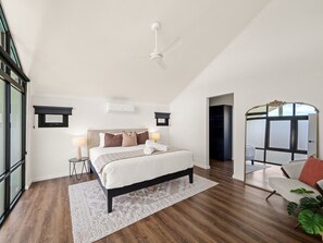 3 chambres, fer et planche à repasser, lit parapluie, Wi-Fi gratuit