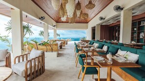 Outdoor dining - VANARA Resort & Spa (Pecatu)