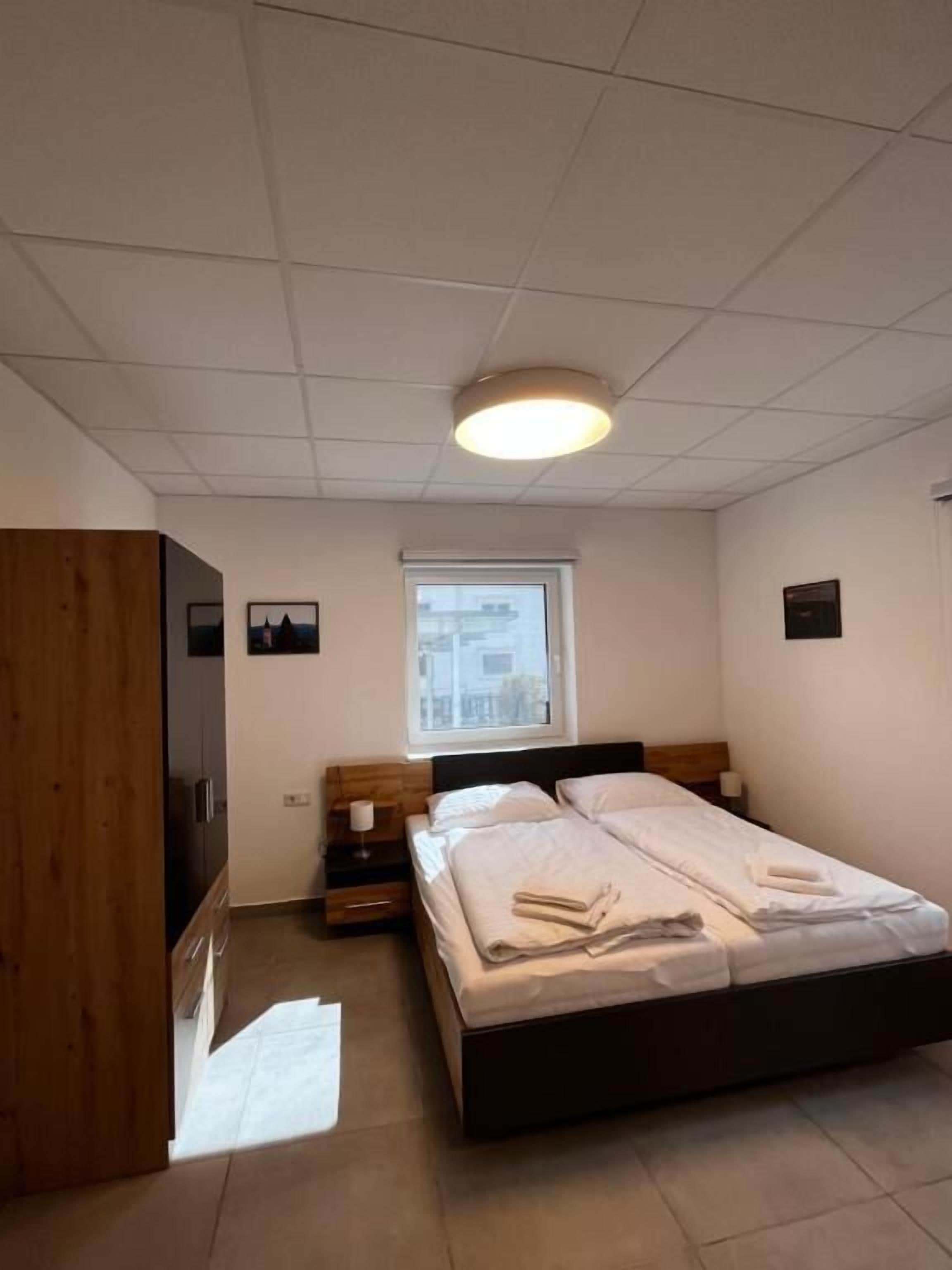 Departamento familiar, regadera para personas con discapacidad, aire acondicionado | Wifi gratis y acceso para silla de ruedas 