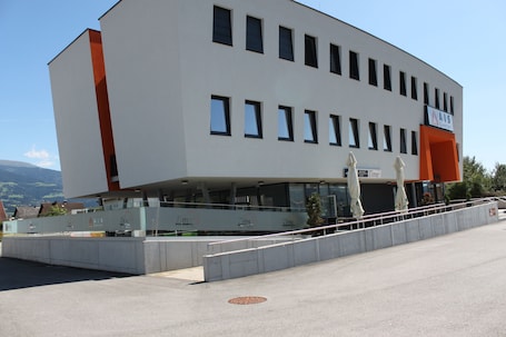 Exterior. AIS Center