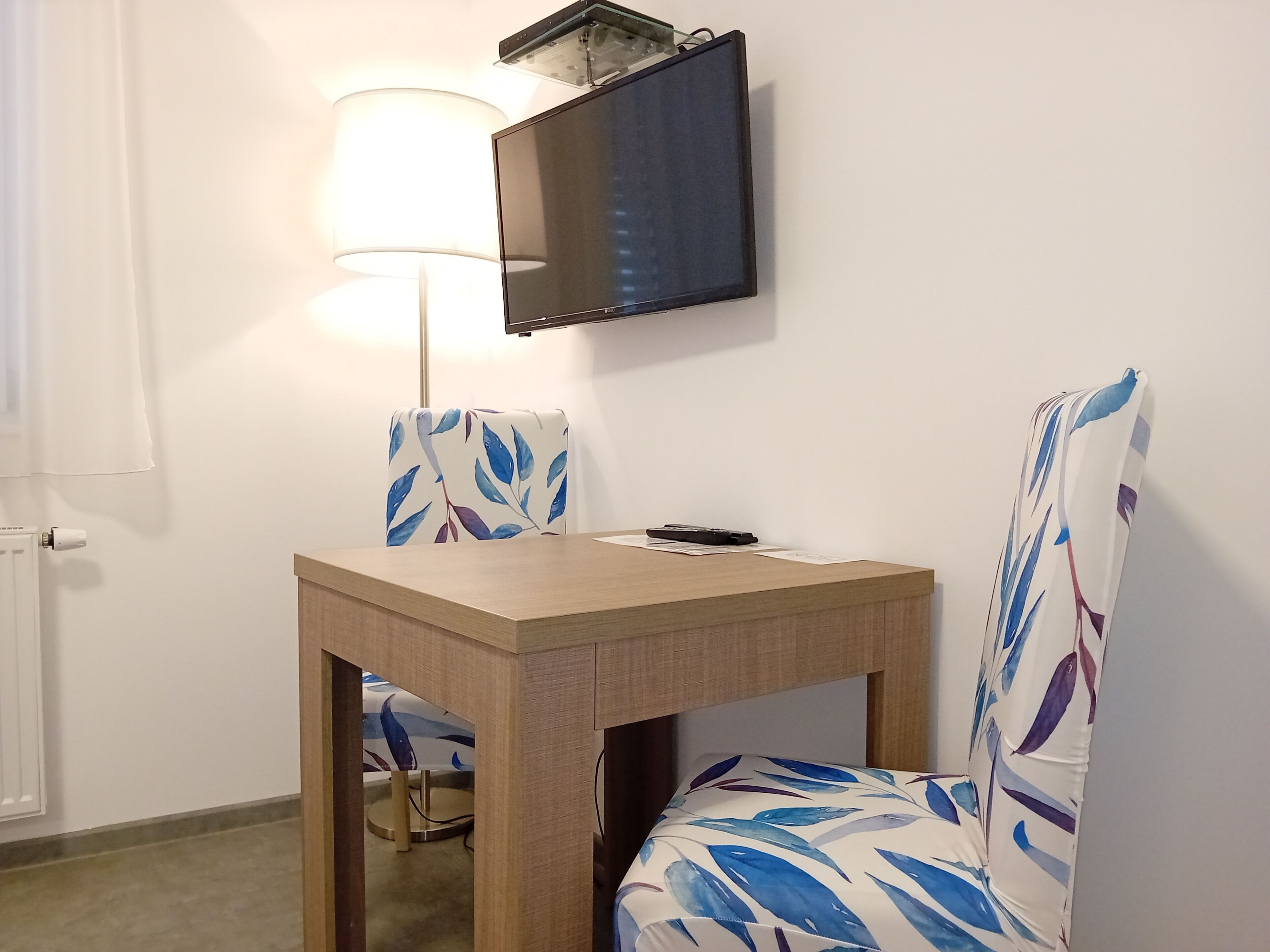 Standard-Doppelzimmer, Klimaanlage, Blick auf den Innenhof | Kostenloses WLAN, Rollstuhlgeeignet