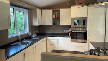 Cabin, 3 Bedrooms, Accessible, Patio | Interior