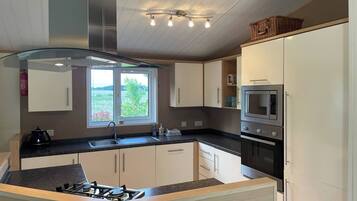 Ferienhütte, 3 Schlafzimmer, barrierefrei, Terrasse | Innenbereich