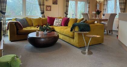 Country Lodge Retreat With hot tub