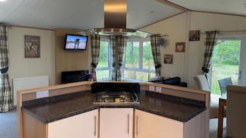 Cabin, 3 Bedrooms, Accessible, Patio | Interior