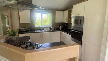 Cabin, 3 Bedrooms, Accessible, Patio | Interior