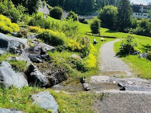 Property grounds - Holiday Home 'Ferienhaus Unterkircher-Wallner' with Mountain View, Private Terrace and Wi-Fi (Hadergasse)