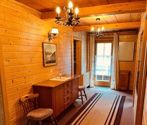 Interior - Holiday Home 'Ferienhaus Unterkircher-Wallner' with Mountain View, Private Terrace and Wi-Fi (Hadergasse)
