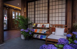 Lobby - The Ripplewood Sanctum (Lijiang)