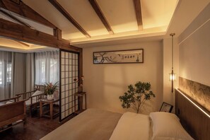 Luxury Single Room | Blackout drapes, soundproofing, iron/ironing board, free WiFi - The Ripplewood Sanctum (Lijiang)