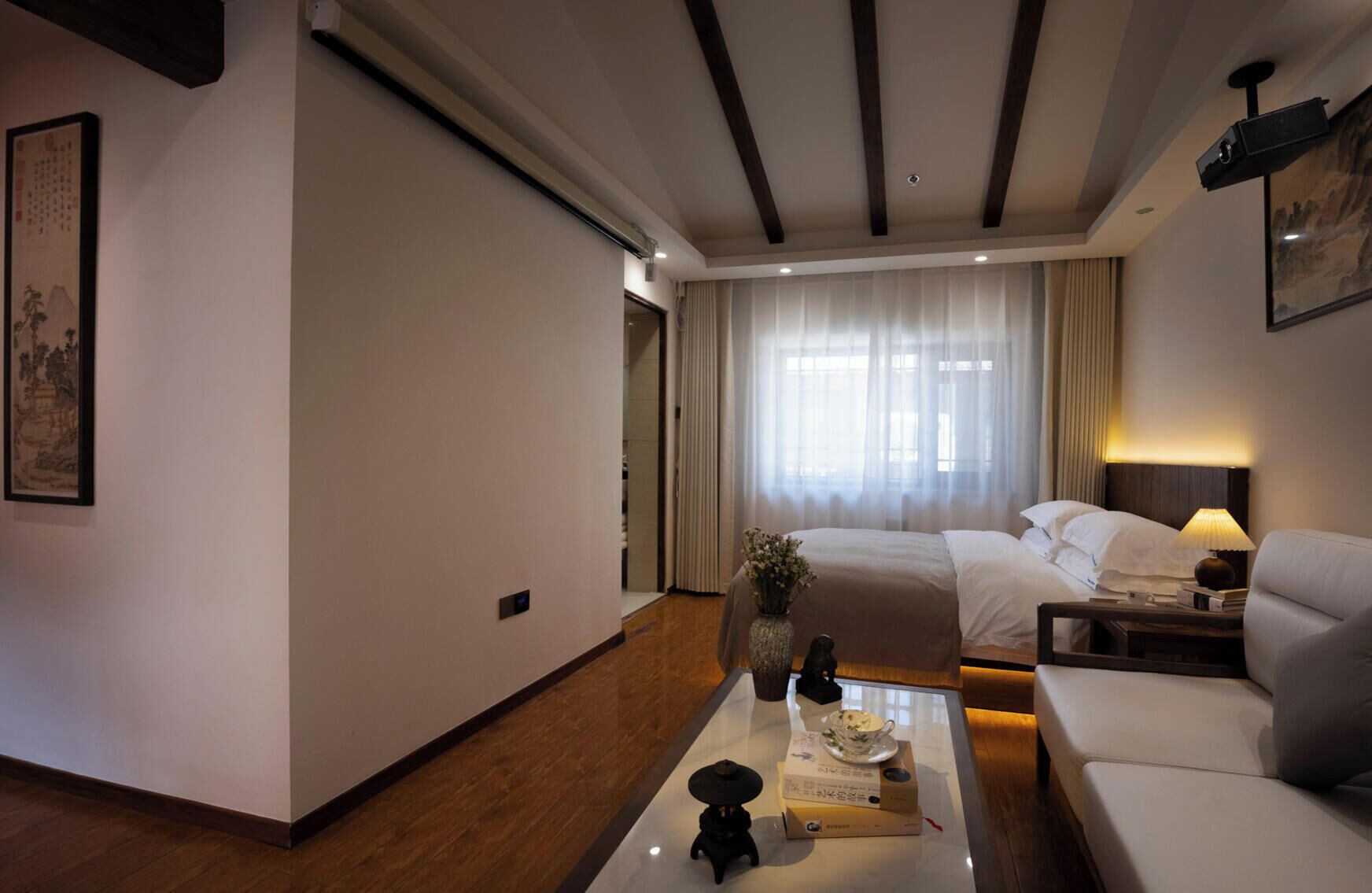 Tomannsrom – familie, bakgårdsutsikt | Innvendig