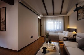 家庭双床房, 庭院景观 | 住宿内部