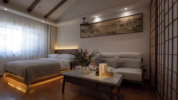 Familien-Zweibettzimmer, Blick auf den Innenhof